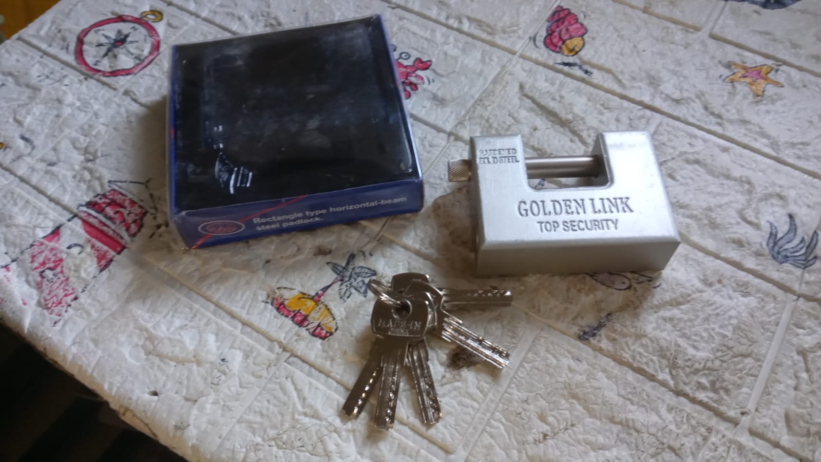 9323 Stainless Steel Padlock | Rectangular Shape | Hardened Steel | High Resistance With 5 Keys, Door Lock for Home Dormitory, Waterproof Antirust Anti-theft Padlocks Outdoor Gate Shed Locks Warehouse Big Door Drawer Lock (94 MM) 9323 Stainless Steel Padlock | Rectangular Shape | Hardened Steel | High Resistance With 5 Keys, Door Lock for Home Dormitory, Waterproof Antirust Anti-theft Padlocks Outdoor Gate Shed Locks Warehouse Big Door Drawer Lock (94 MM)